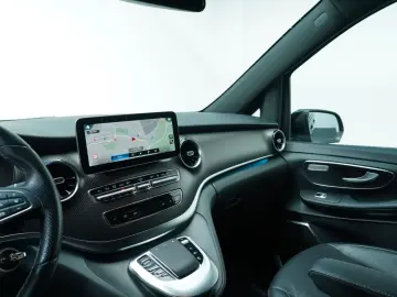 MERCEDES-BENZ V 300 d 4M L AVANTGARDE EDITION AMG 7-SITZER