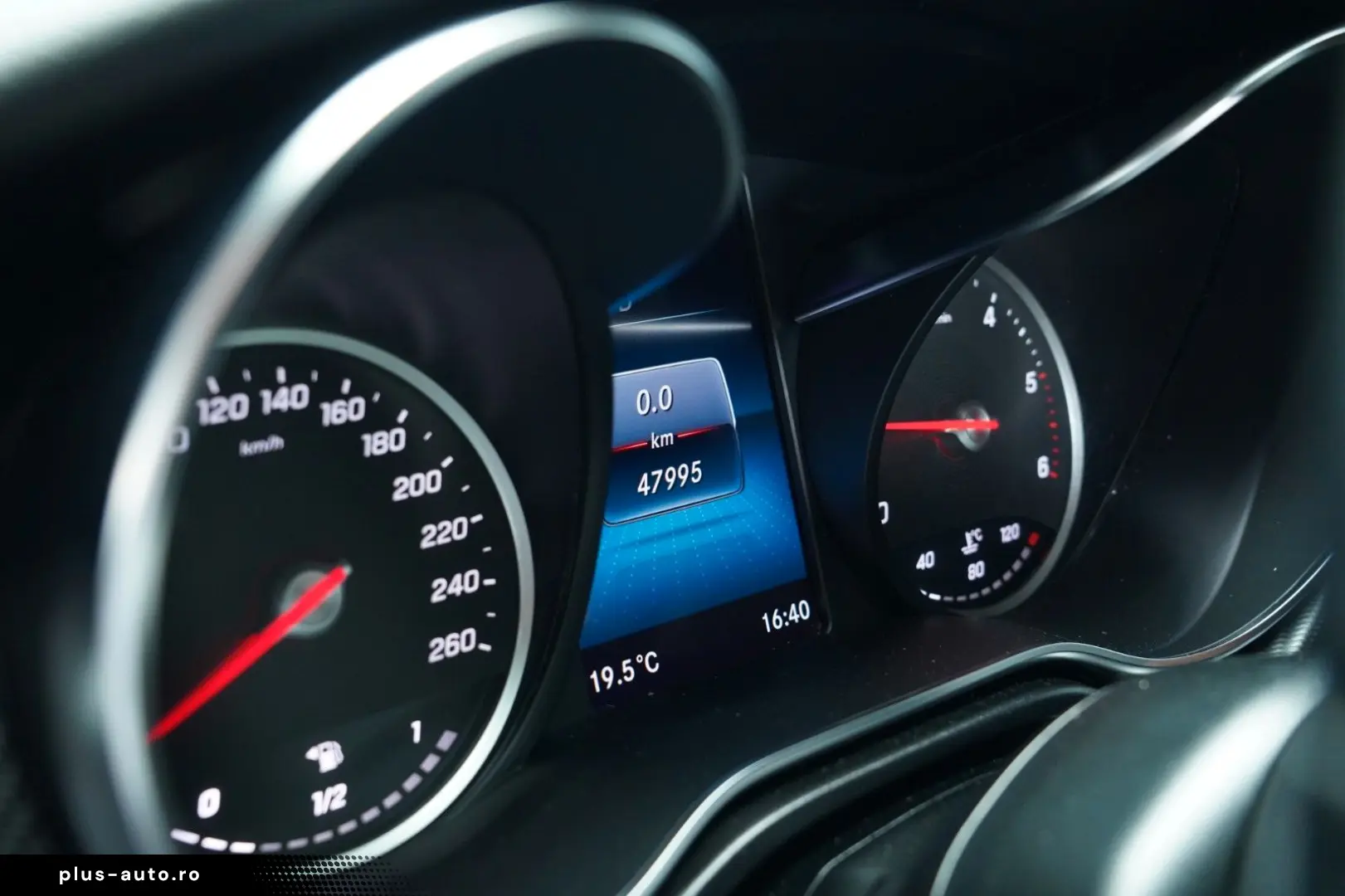 MERCEDES-BENZ V 300 d 4M L AVANTGARDE EDITION AMG 7-SITZER