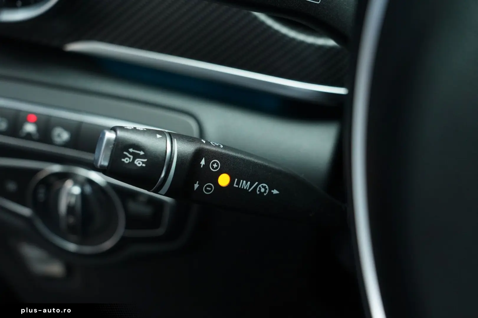 MERCEDES-BENZ V 300 d 4M L AVANTGARDE EDITION AMG 7-SITZER
