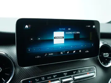 MERCEDES-BENZ V 300 d 4M L AVANTGARDE EDITION AMG 7-SITZER