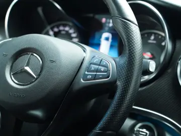 MERCEDES-BENZ V 300 d 4M L AVANTGARDE EDITION AMG 7-SITZER