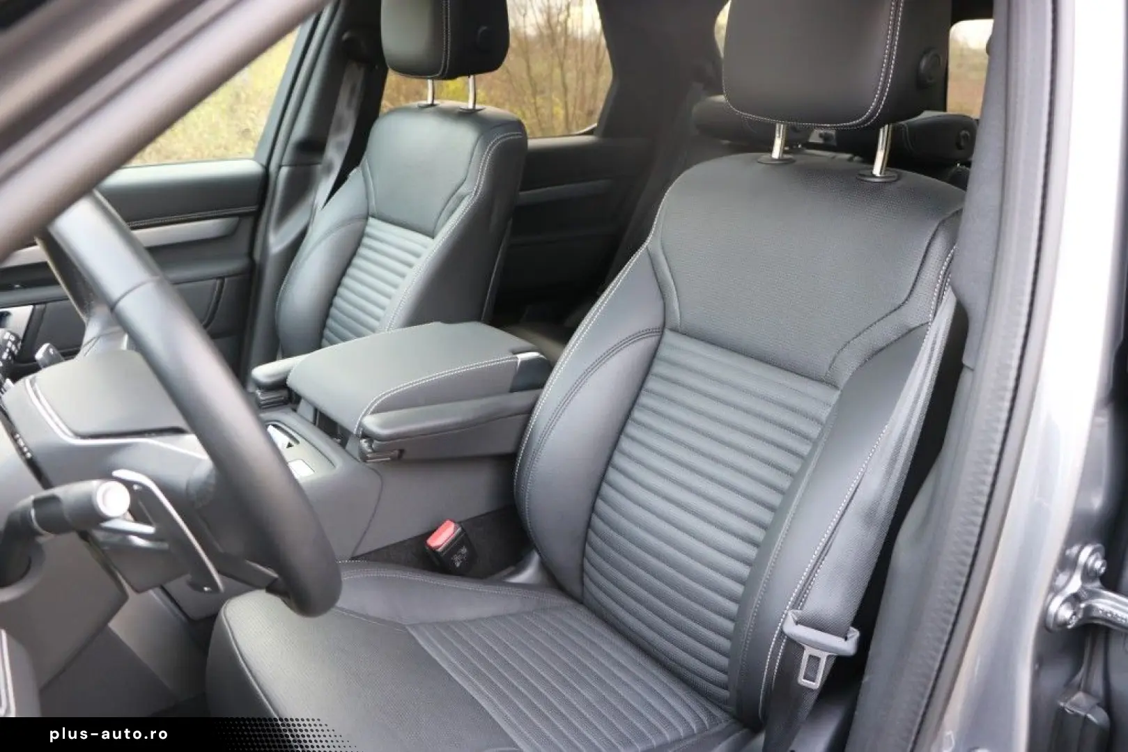 LAND ROVER Discovery D300 R-Dynamic SE AWD AHK Matrix LED