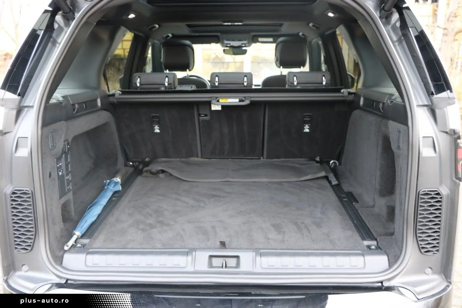 LAND ROVER Discovery D300 R-Dynamic SE AWD AHK Matrix LED