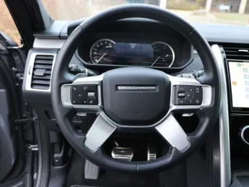 LAND ROVER Discovery D300 R-Dynamic SE AWD AHK Matrix LED