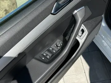 2.0tdi   150cp   DSG   Highline   Bord digital