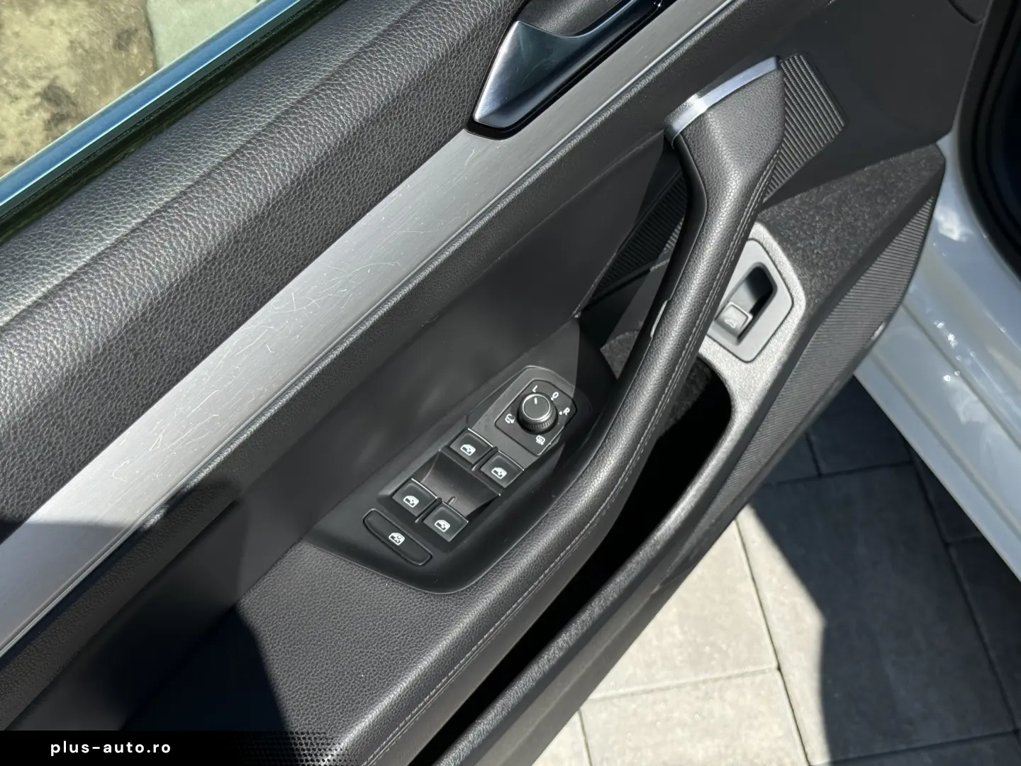 2.0tdi   150cp   DSG   Highline   Bord digital