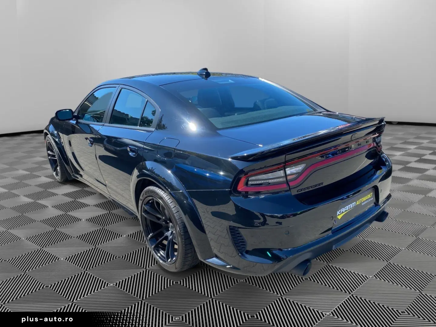 DODGE Charger SRT Hellcat
