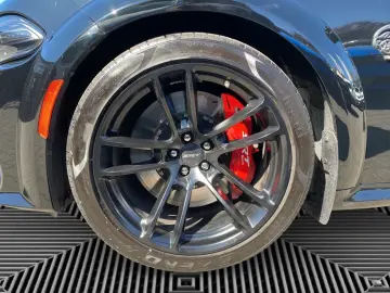DODGE Charger SRT Hellcat