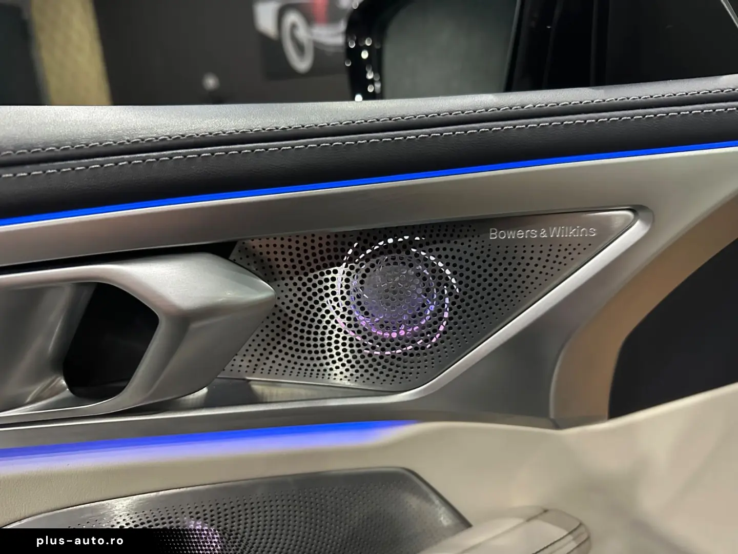 BMW M850 i xDrive Cabrio  B&W  LASER   Matt   1.HAND