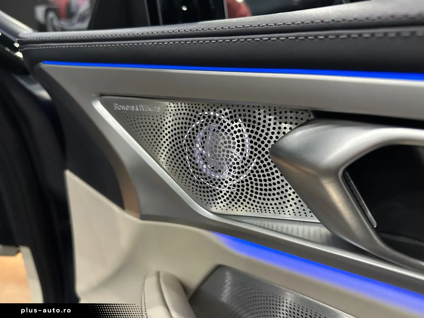 BMW M850 i xDrive Cabrio  B&W  LASER   Matt   1.HAND