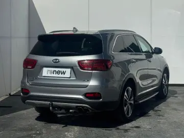 KIA SORENTO 2.2 DSL Cosmo 8AT 4x4