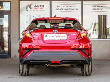 Toyota C-hr HYBRIDE 1.8L DYNAMIC BUSINESS