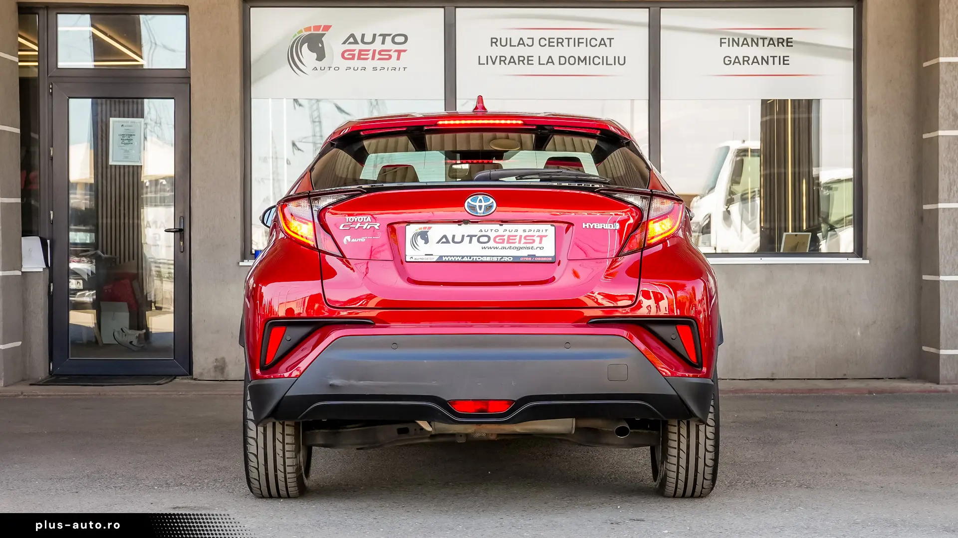 Toyota C-hr HYBRIDE 1.8L DYNAMIC BUSINESS