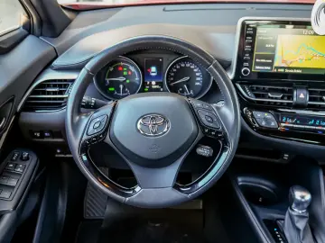 Toyota C-hr HYBRIDE 1.8L DYNAMIC BUSINESS