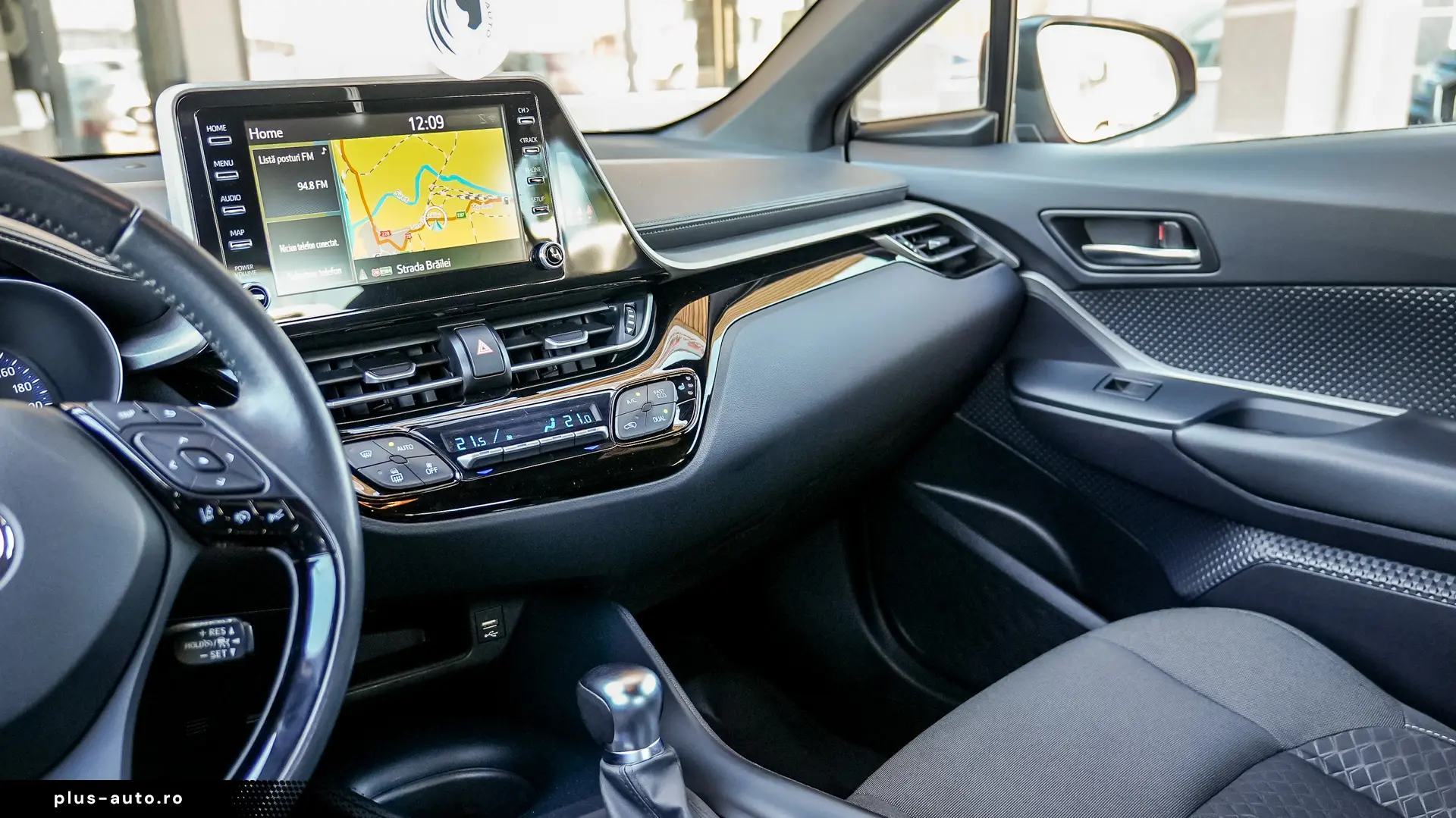 Toyota C-hr HYBRIDE 1.8L DYNAMIC BUSINESS