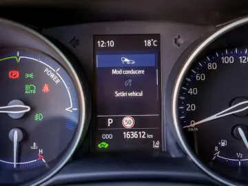 Toyota C-hr HYBRIDE 1.8L DYNAMIC BUSINESS