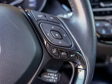 Toyota C-hr HYBRIDE 1.8L DYNAMIC BUSINESS