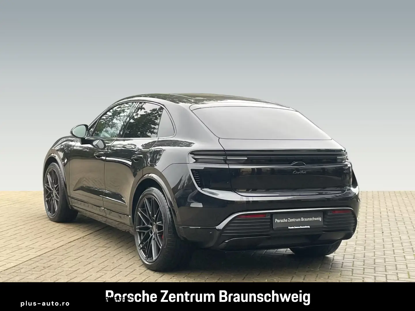 Porsche Macan Turbo BOSE