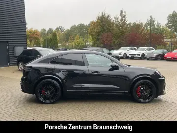 Porsche Macan Turbo BOSE