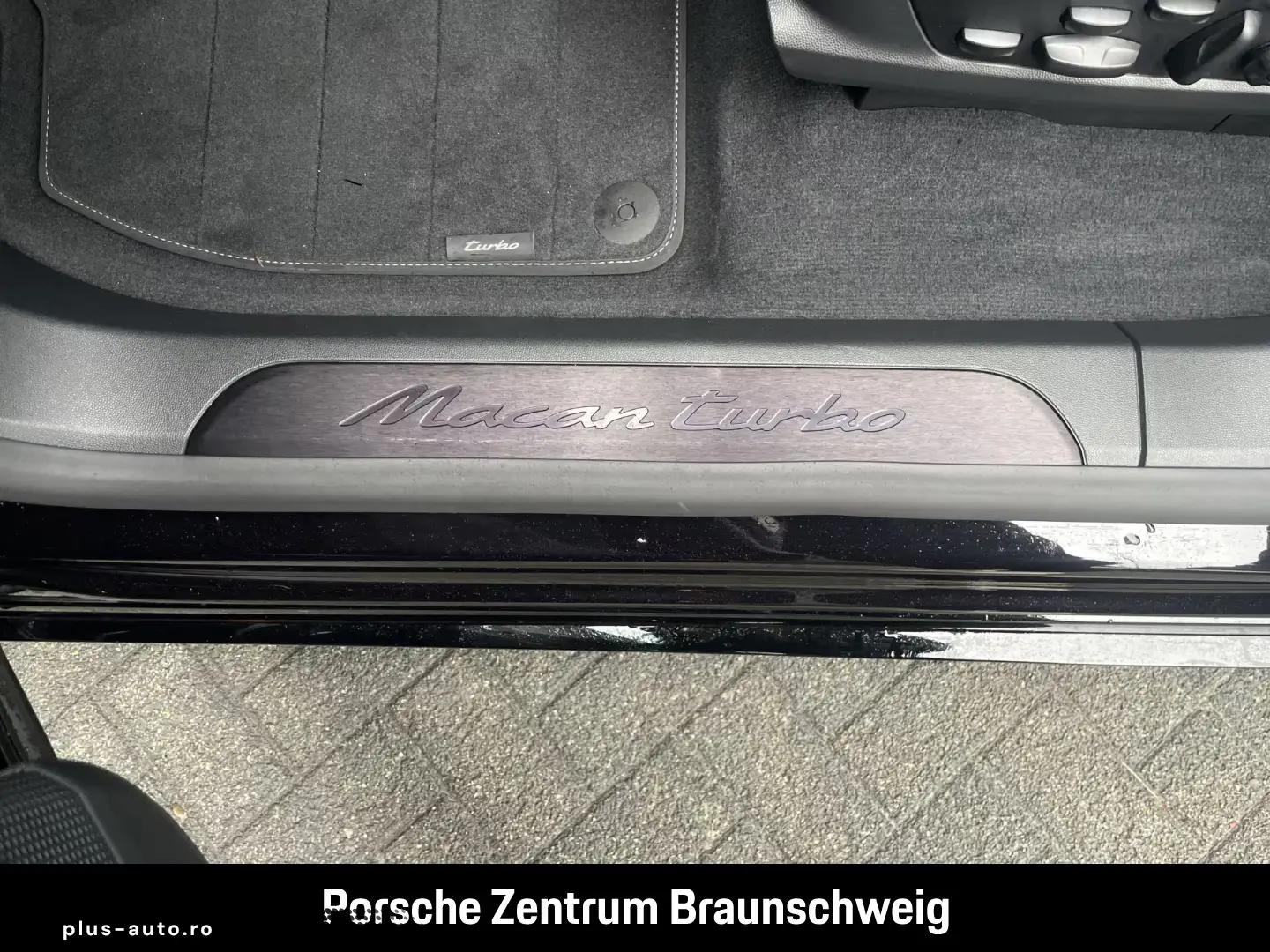 Porsche Macan Turbo BOSE