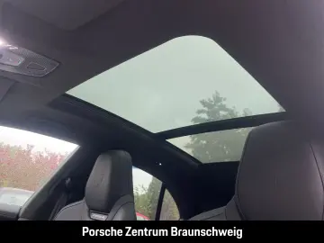 Porsche Macan Turbo BOSE