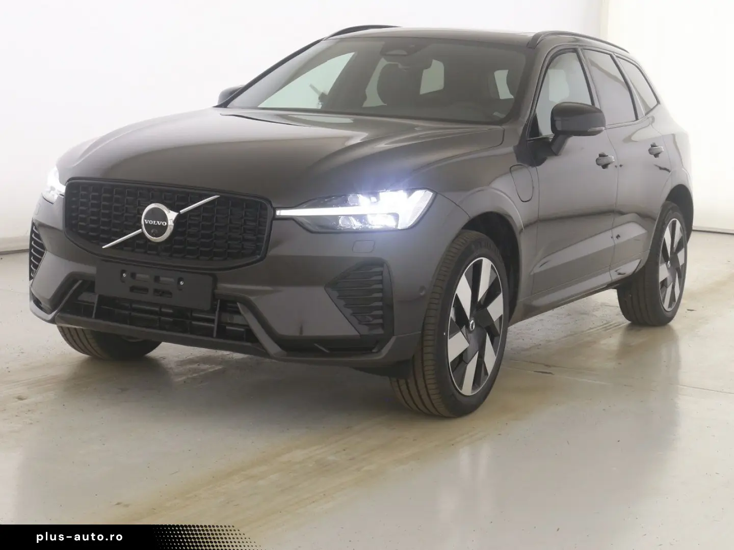VOLVO XC60 Plus Dark Plug-In Hybrid AWD SELEKT 24 MTE!