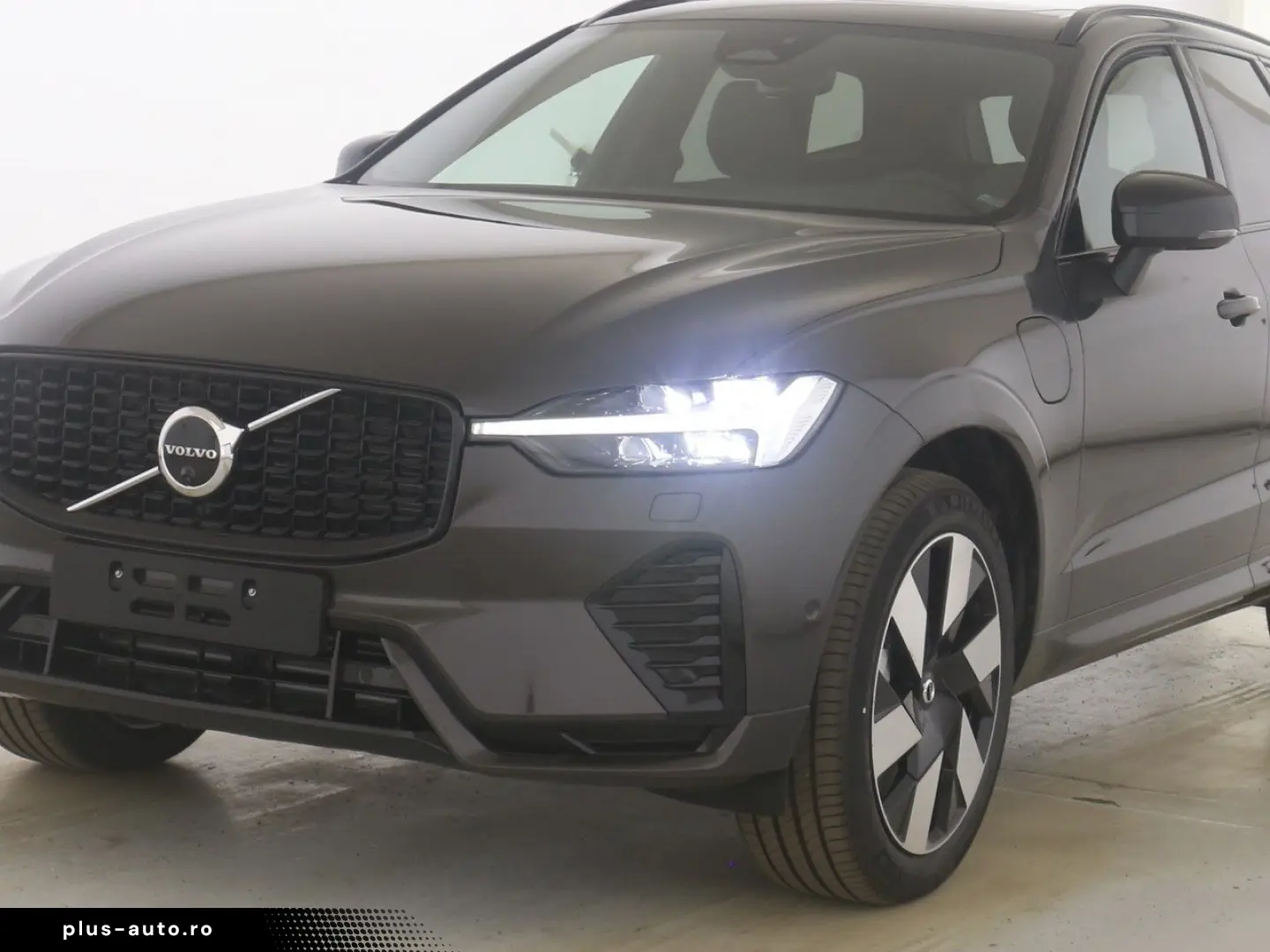 VOLVO XC60 Plus Dark Plug-In Hybrid AWD SELEKT 24 MTE!