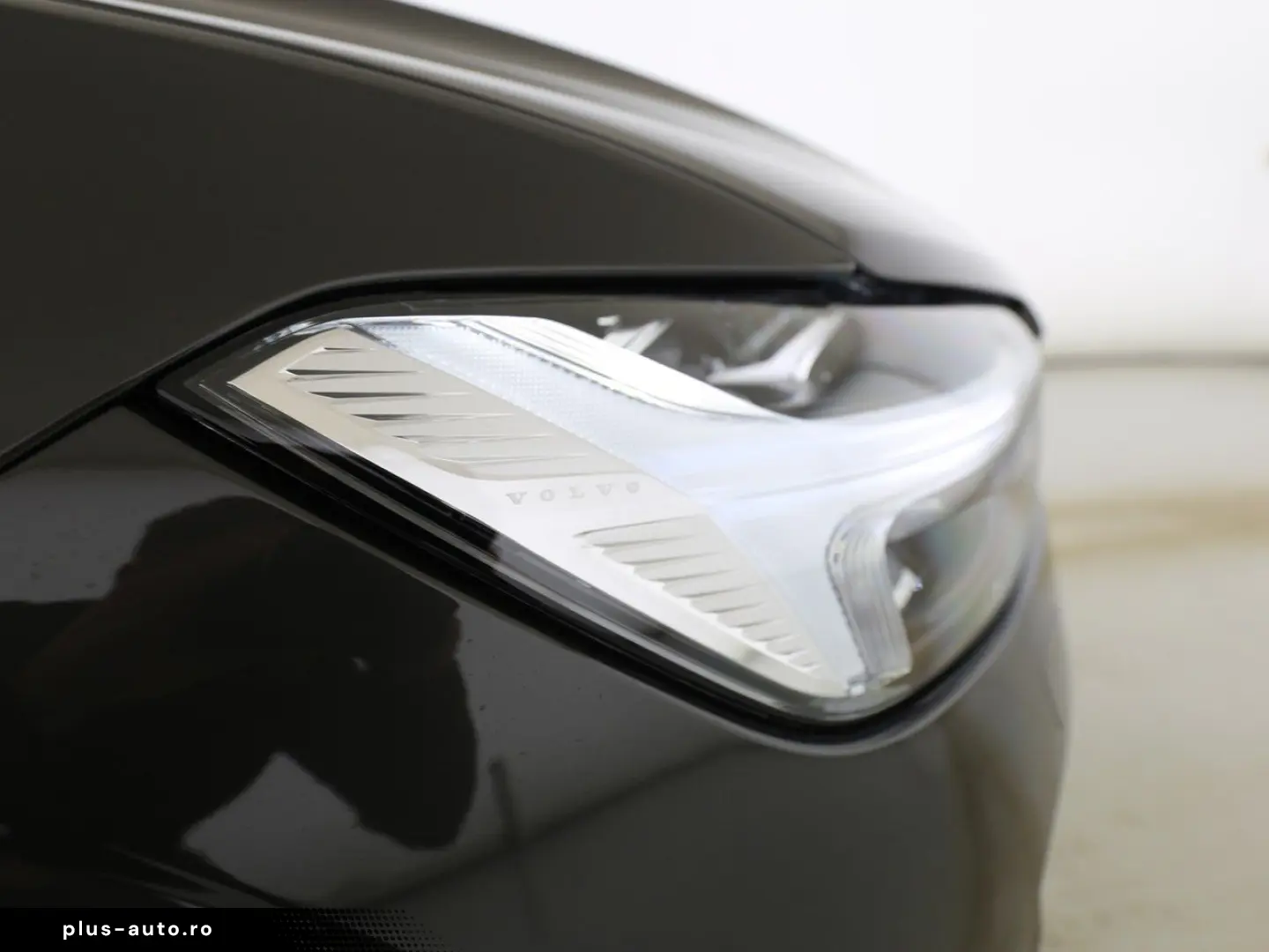 VOLVO XC60 Plus Dark Plug-In Hybrid AWD SELEKT 24 MTE!