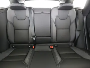 VOLVO XC60 Plus Dark Plug-In Hybrid AWD SELEKT 24 MTE!