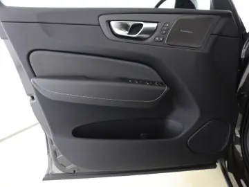 VOLVO XC60 Plus Dark Plug-In Hybrid AWD SELEKT 24 MTE!