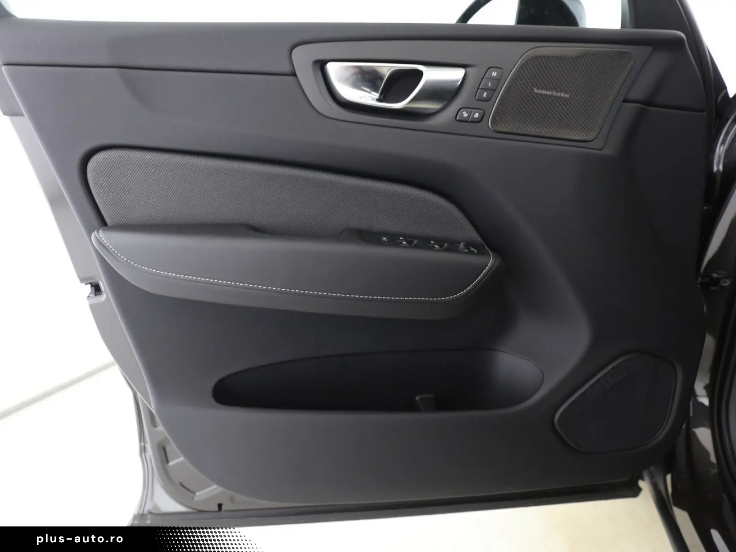 VOLVO XC60 Plus Dark Plug-In Hybrid AWD SELEKT 24 MTE!