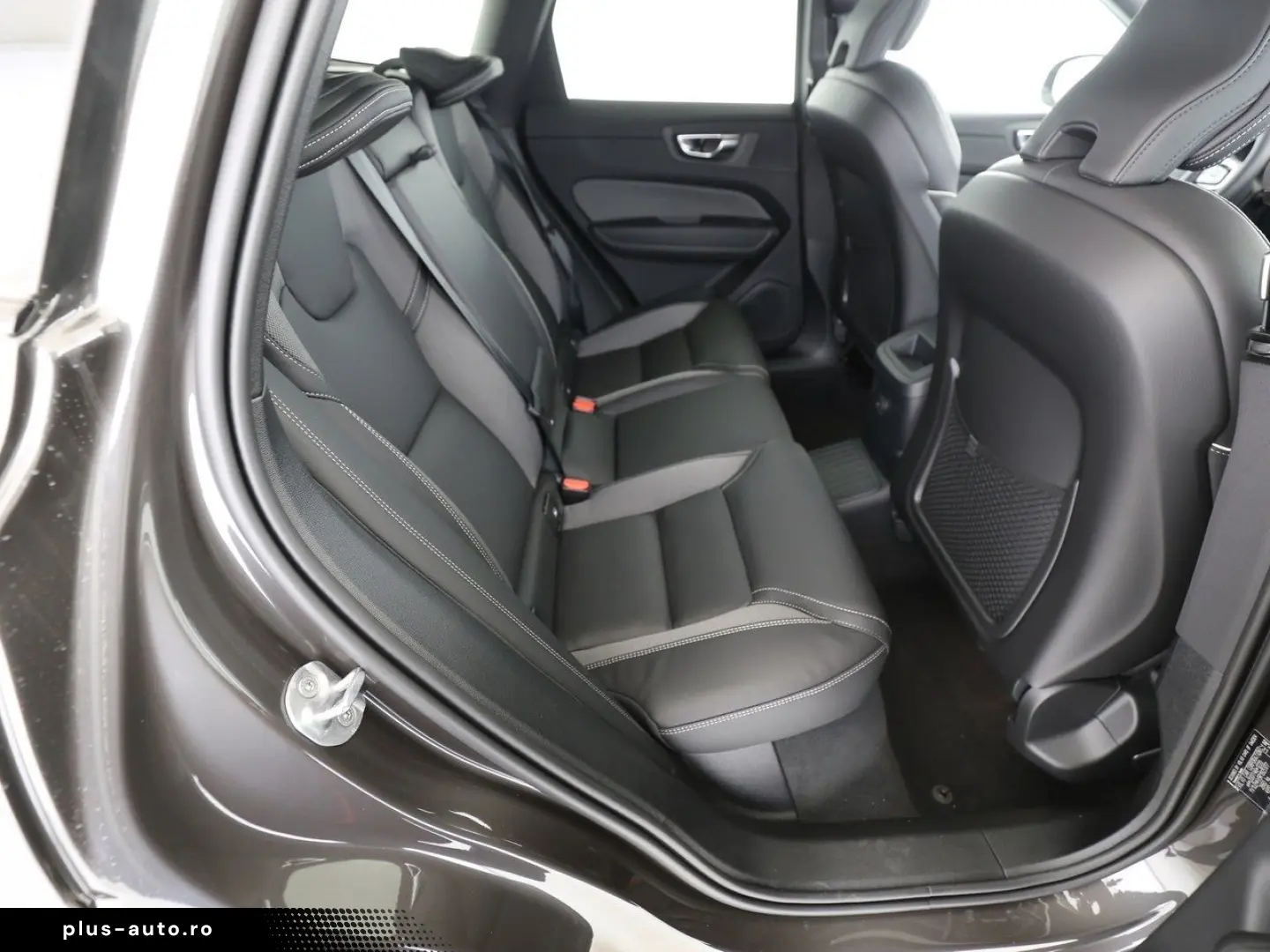VOLVO XC60 Plus Dark Plug-In Hybrid AWD SELEKT 24 MTE!