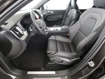VOLVO XC60 Plus Dark Plug-In Hybrid AWD SELEKT 24 MTE!