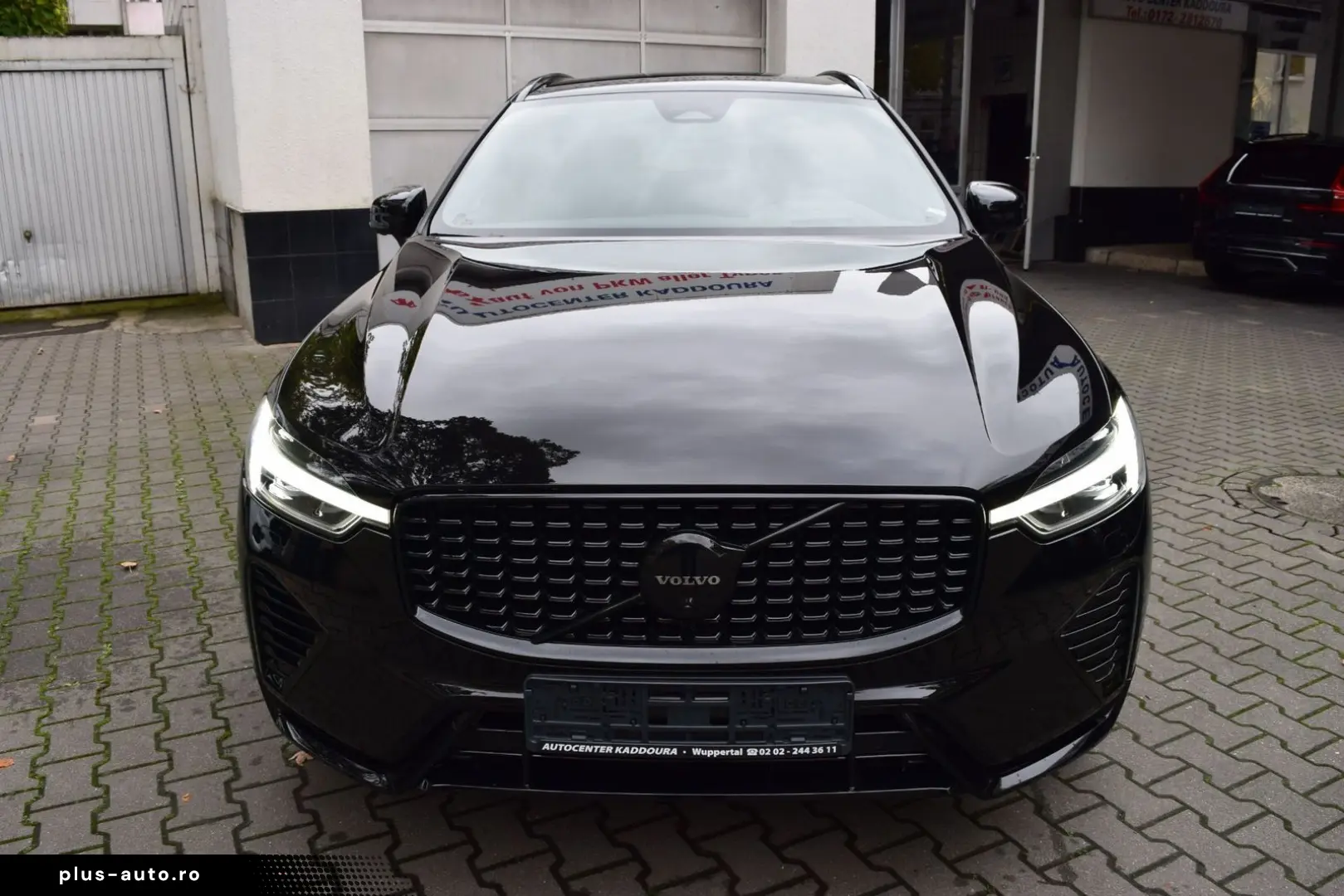 VOLVO XC60 T6 Plus Black Edition Head-Up 360 Pano H&K