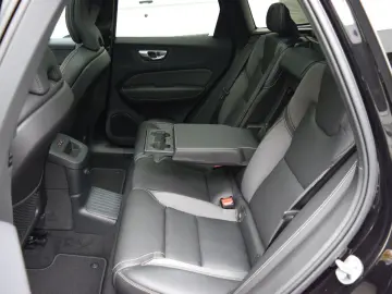VOLVO XC60 T6 Plus Black Edition Head-Up 360 Pano H&K