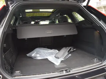 VOLVO XC60 T6 Plus Black Edition Head-Up 360 Pano H&K