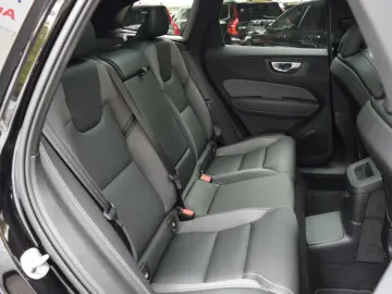 VOLVO XC60 T6 Plus Black Edition Head-Up 360 Pano H&K