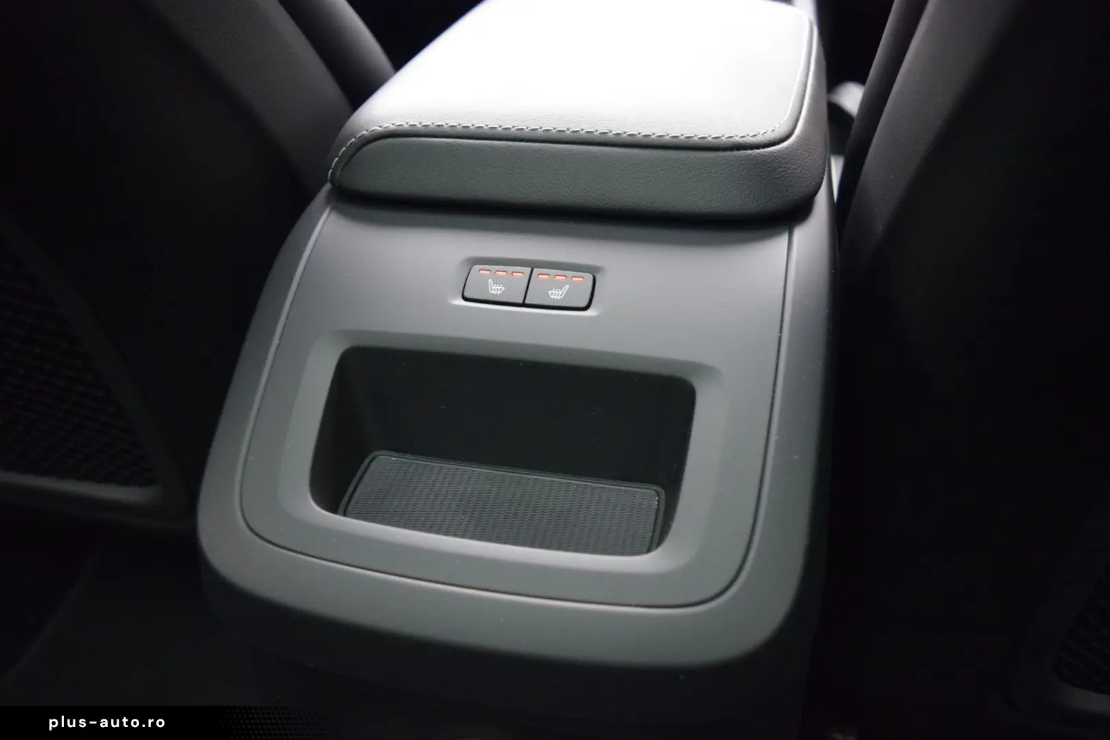 VOLVO XC60 T6 Plus Black Edition Head-Up 360 Pano H&K