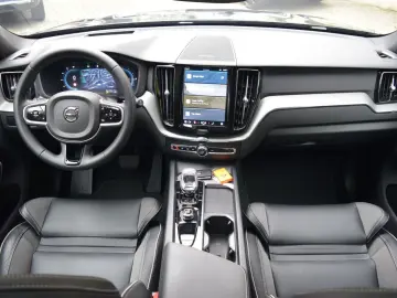 VOLVO XC60 T6 Plus Black Edition Head-Up 360 Pano H&K