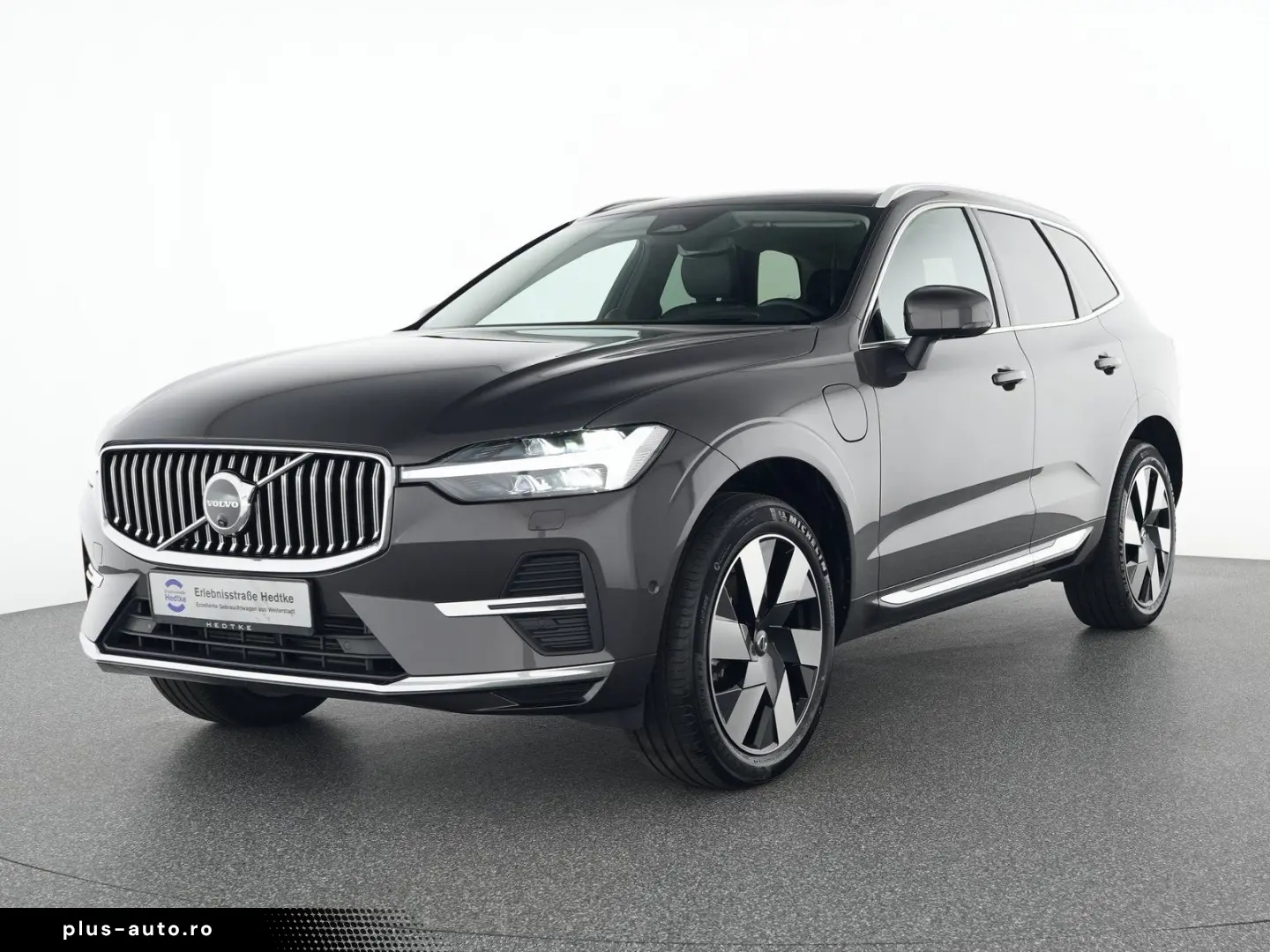 VOLVO XC60 T6 AWD Plug-in Hybrid Ultra Bright B&W HUD