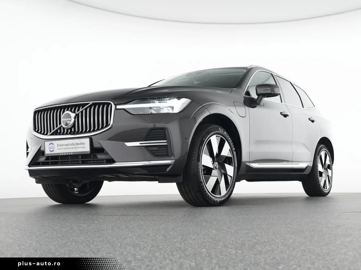 VOLVO XC60 T6 AWD Plug-in Hybrid Ultra Bright B&W HUD