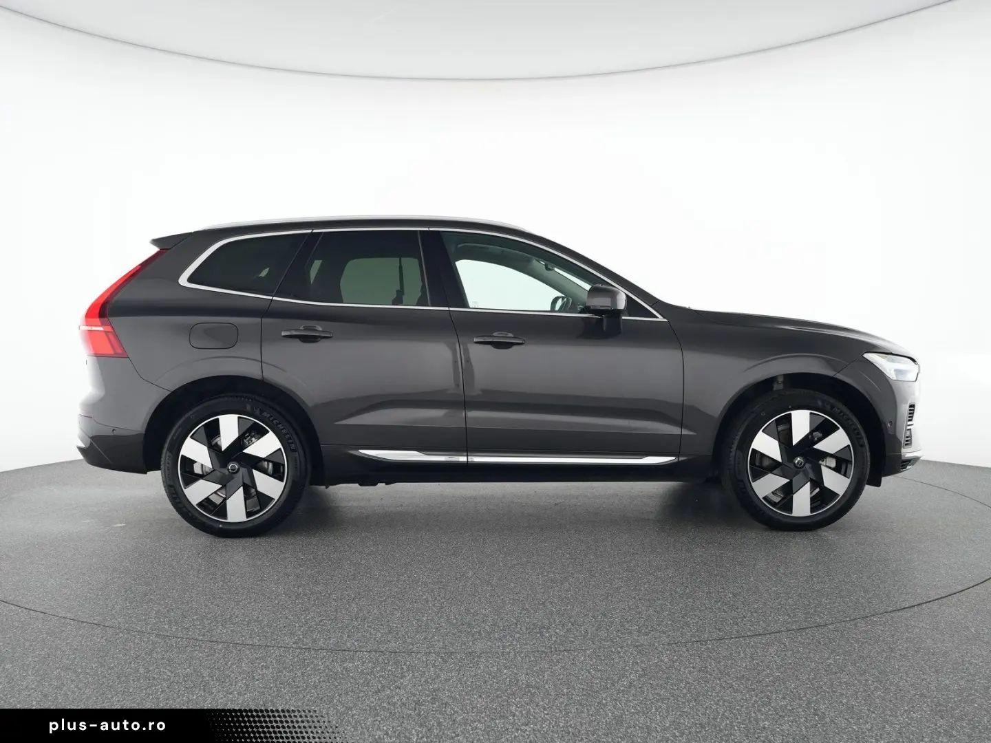 VOLVO XC60 T6 AWD Plug-in Hybrid Ultra Bright B&W HUD