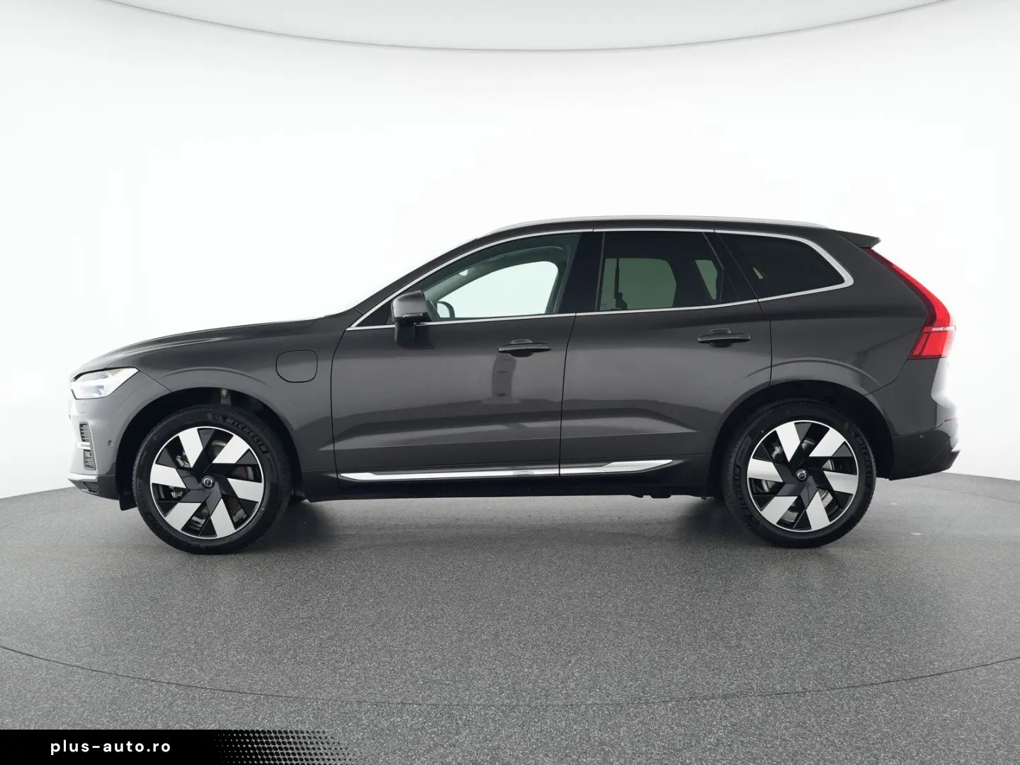VOLVO XC60 T6 AWD Plug-in Hybrid Ultra Bright B&W HUD