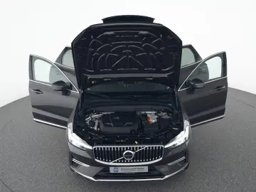 VOLVO XC60 T6 AWD Plug-in Hybrid Ultra Bright B&W HUD