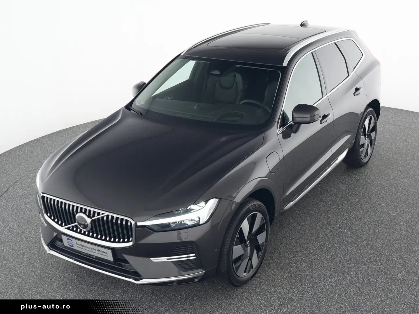 VOLVO XC60 T6 AWD Plug-in Hybrid Ultra Bright B&W HUD