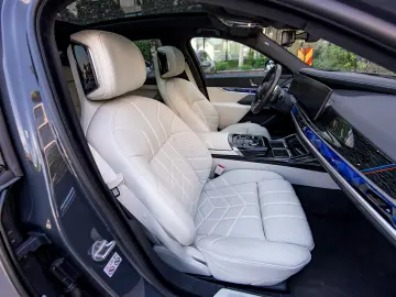 BMW 750e xDrive