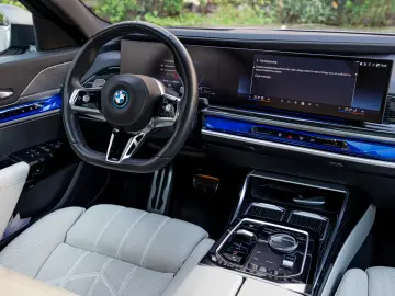 BMW 750e xDrive
