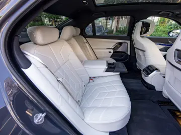 BMW 750e xDrive