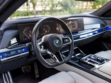BMW 750e xDrive