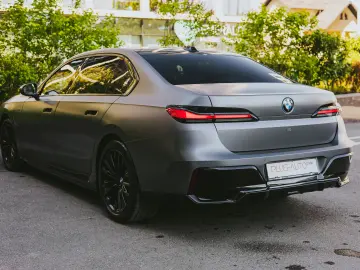 BMW 750e xDrive